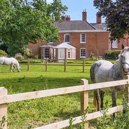 Lingwood Hall Exterior photo