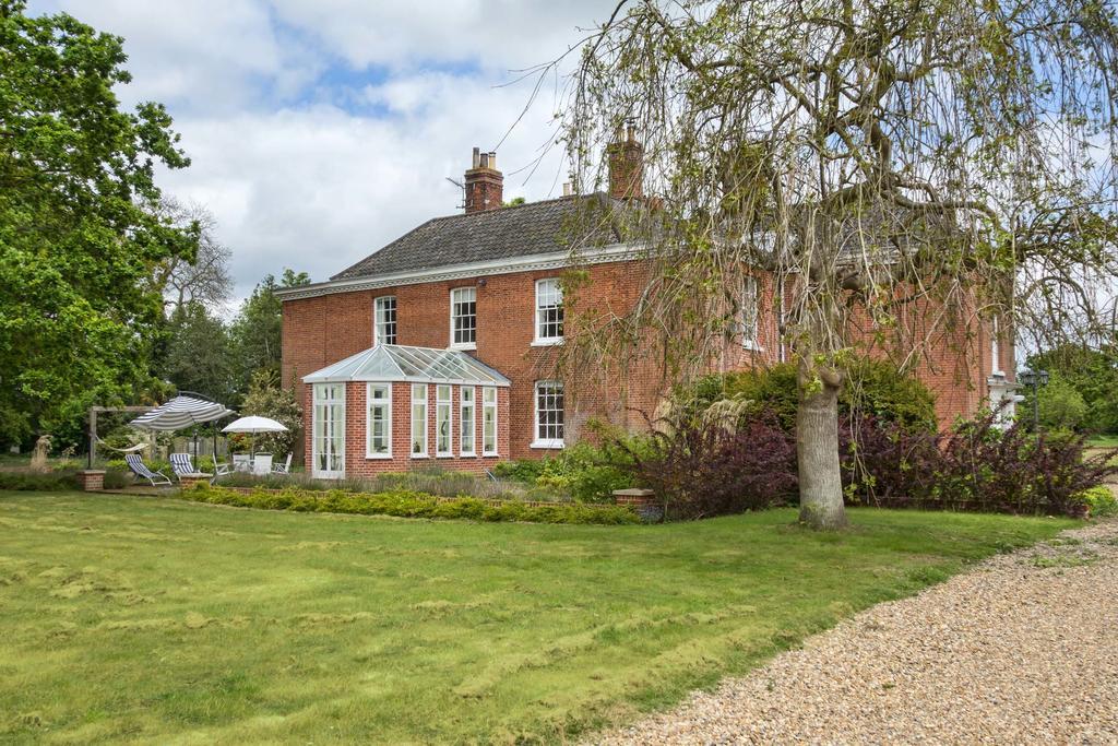 Lingwood Hall Exterior photo