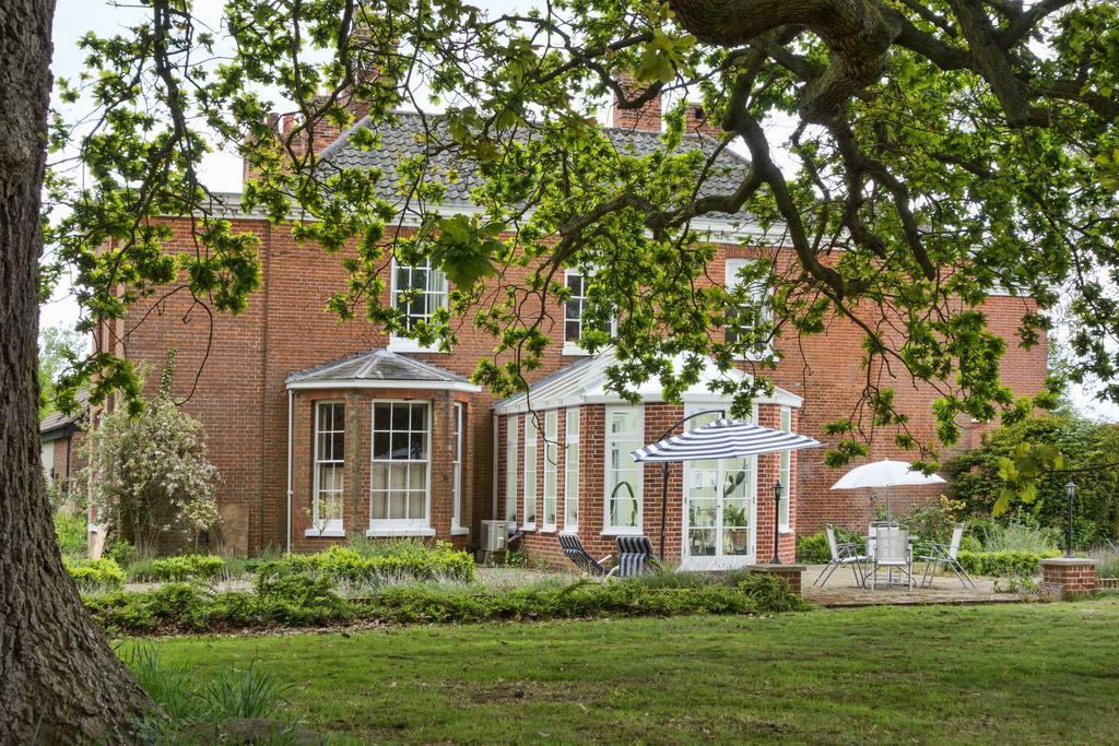 Lingwood Hall Exterior photo